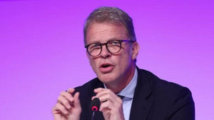 "Wahrheit aussprechen": Deutsche-Bank-Chef macht Klartext-Ansage an Merz