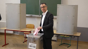 Landtagswahl in Baden-Württemberg: Özdemir wählt in Stuttgart