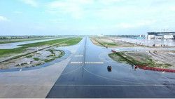 Indien weiht nach 25 Jahren 2,7 Milliarden-Megaflughafen ein