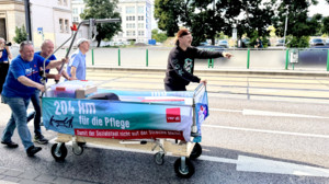Pflege-Protest: Bett rollt nach Berlin