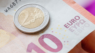 Nicht mehr unter 12 Euro - Bundestag verabschiedet heute Mindestlohn