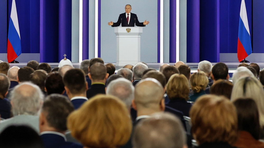 Der russische Präsident Wladimir Putin hält vor Publikum seine jährliche Rede zur Lage der Nation. 