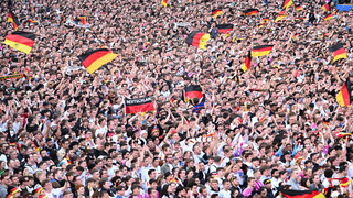 Nach Gedränge beim EM-Auftakt: Fanzone Frankfurt bleibt friedlich