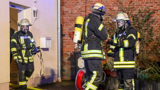 Feuerwehr reanimiert Hausbewohner - 42-Jähriger verstirbt in Klinik