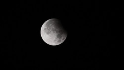 2026 zurück zum Mond? USA, China und Europa im Wettstreit ums All