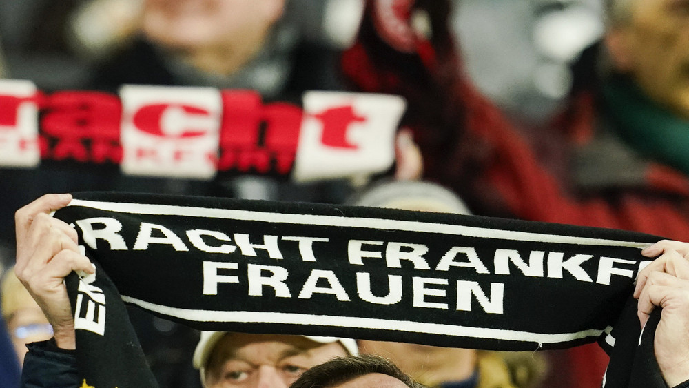 Die Fans von Eintracht Frankfurt werden die nächsten Monate auf die Acikgöz-Zwillinge verzichten müssen (Symbolbild).