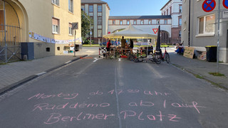 "Verkehrsversuch soll bleiben" - Rad-Aktivisten protestieren in Gießen