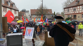 Friedensmarsch in Bruchköbel: Über 200 Demonstrieren für den Frieden