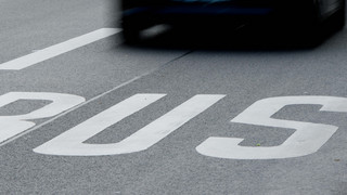 Buskameras dokumentieren 3.500 Park-Verstöße auf Busspuren  im Monat