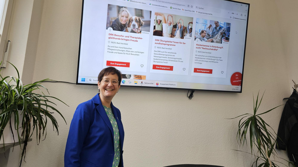Bad Hersfelds Bürgermeisterin Anke Hofmann vor der Ehrenamtsbörse im Internet. 