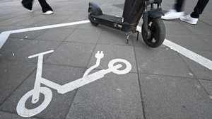Frankfurt: Stellplätze für E-Scooter im Bahnhofsviertel geplant