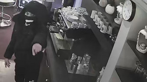 Raubüberfälle in Hanau und Erlensee: Polizei fahndet mit Täter-Fotos