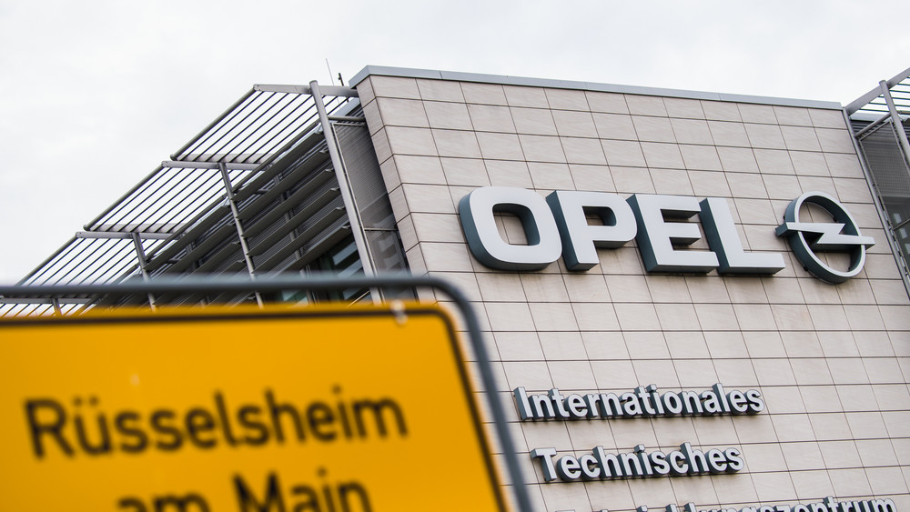 Beim Opel-Partner Segula in Rüsselsheim sollen weniger Jobs abgebaut werden als geplant.