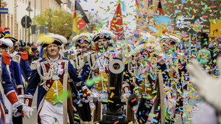 Musik und «Schwellköppe»: Tausende bei Start in Mainzer Karnevalszeit