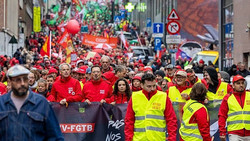 Straßenschlachten in Brüssel bei Protesten gegen Sparpläne der Regierung