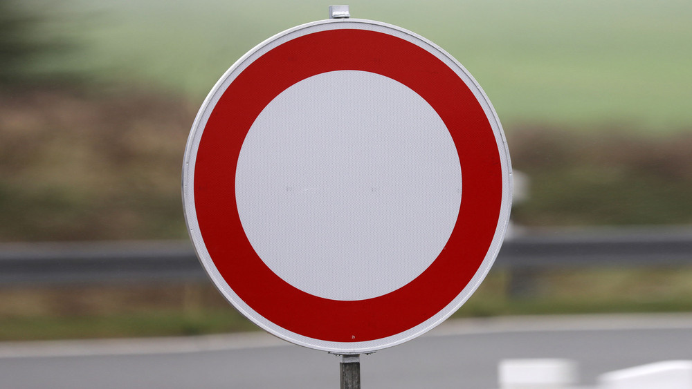 Wegen Bauarbeiten ist die Strecke zwischen Wünschen-Moos und Zahmen in Grebenhain bis Ende November gesperrt. (Symbolbild)