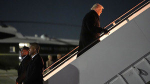 Nach Flugzeug-Panne: Trump auf dem Weg nach Davos