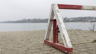 Schiffsunfall auf dem Rhein bei Walluf