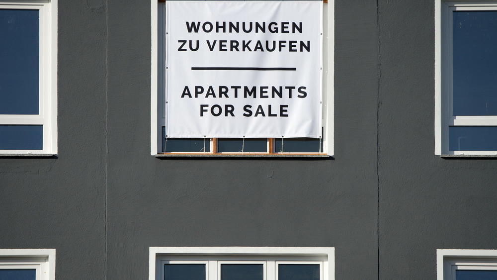 In einigen deutschen Regionen ist der Lauf einer Eigentumswohnung erschwinglicher geworden (Symbolbild). 