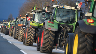 Landwirte protestieren: Schlepperdemo von Wohratal nach Marburg