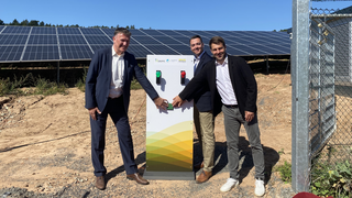 Riesige Photovoltaikanlage bei Eichenzell startet Betrieb