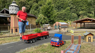 Nachtfahrt mit ferngesteuerten Autos im Weilburger Modellbaupark