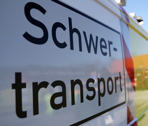 Überladene Holzlaster gestoppt: B45 in Südhessen betroffen