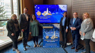 Weihnachtsmarkt in Bad Homburg startet mit leuchtendem Winterwald