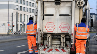 Umstrittene Abwerbe-Aktion: Frankfurter wollen Offenbacher Müllwerker