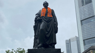 Große Aktionswoche in Hessen: Denkmäler machen auf MS aufmerksam