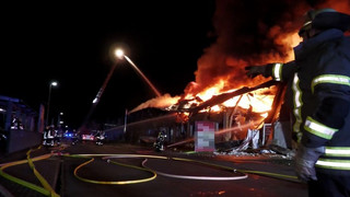 Großbrand zerstört Möbelhaus