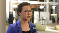 Trump "spielt mit Menschenleben" in Iran, sagt EU-Abgeordnete Hannah Neumann