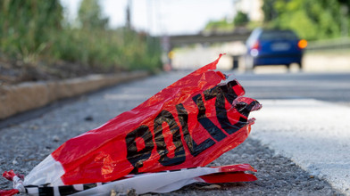 Crash mit Auto: 84-Jähriger stirbt nach E-Scooter-Unfall