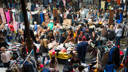 Warburg: Flohmarkt Warburg Stadthalle