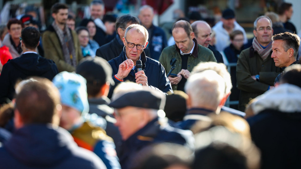 Bundeskanzler Merz zu Bürgergesprächen im Sauerland