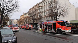 Feuer in Berlin-Mitte gelöscht: Vier Verletzte