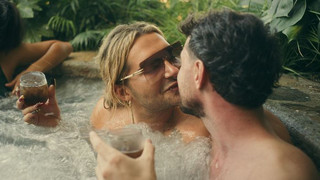 Neuer "Kaulitz & Kaulitz"-Trailer zeigt Bill Kaulitz auf Tuchfühlung mit Reality-Star