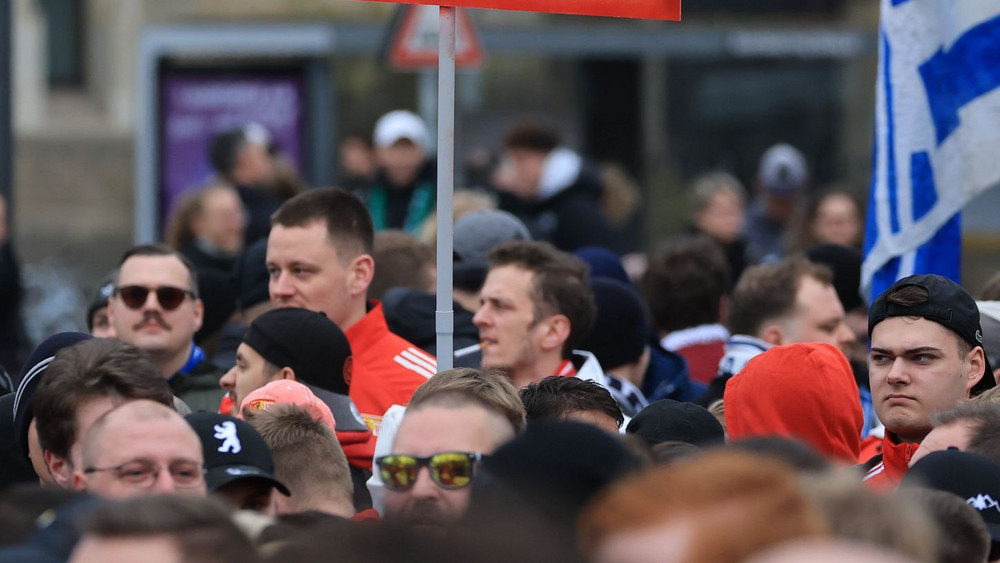 Fußballfanszene demonstriert in Leipzig