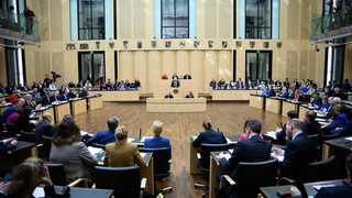 Bundesrat stimmt Grundgesetzänderung für Finanzpaket zu