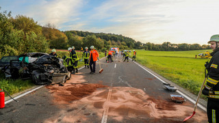 Vier Verletzte: Auto überschlägt sich bei Unfall in Eiterfeld