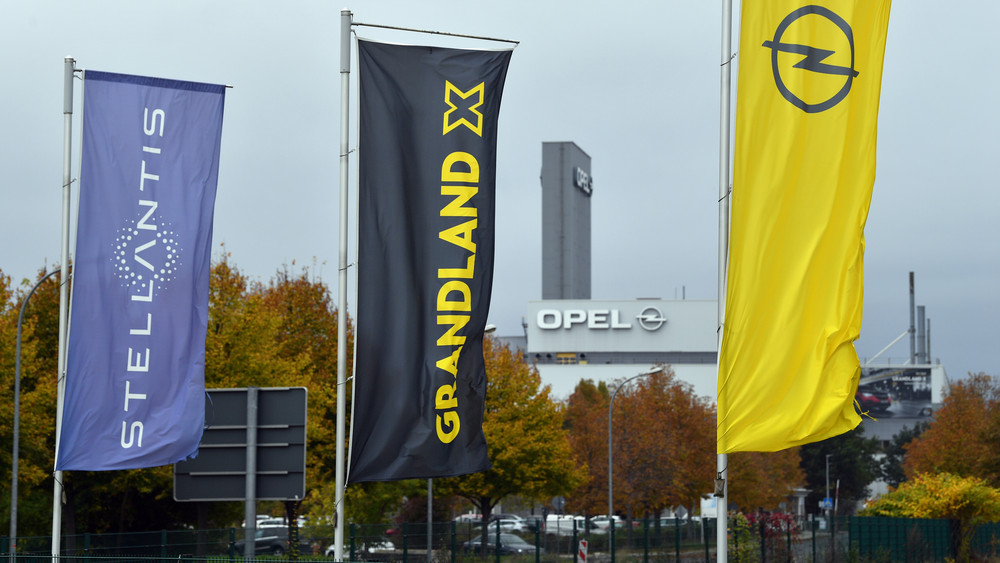 Die Opel-Mutter Stellantis übertrifft mit den Quartalsergebnissen die Erwartungen der Analysten.