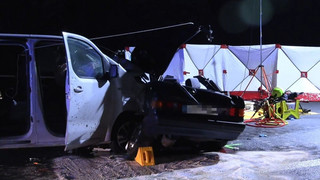 Drei Tote bei Unfall auf der A61 nahe Köln: Pkw prallt gegen Betonschutzwand