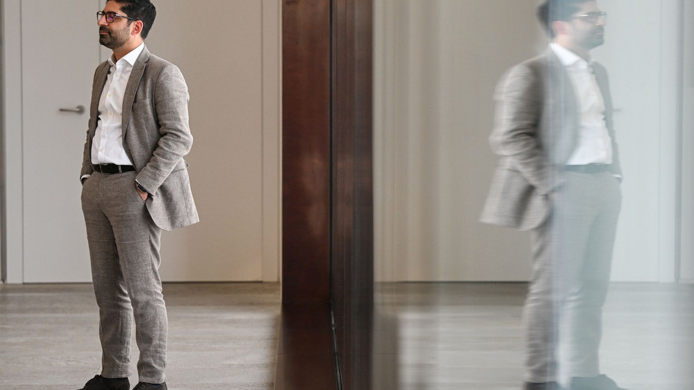 Hessens Wirtschaftsminister Kaweh Mansoori (SPD)