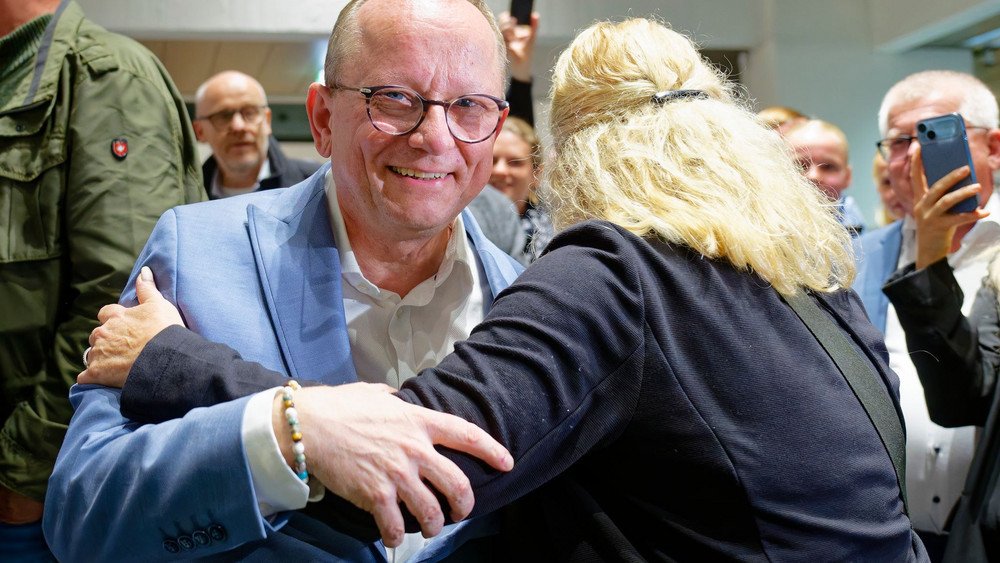 Kandidat Blettner (M) landete laut vorläufigem Wahlergebnis vor seinem Konkurrenten Gotter.