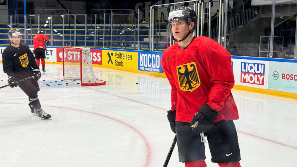 Der deutsche NHL-Star im Training mit der DEB-Auswahl.