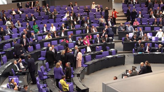 Mehr Geld für Pendler, Gastronomen und Ehrenamtler: Bundestag stimmt über Steuerpaket ab