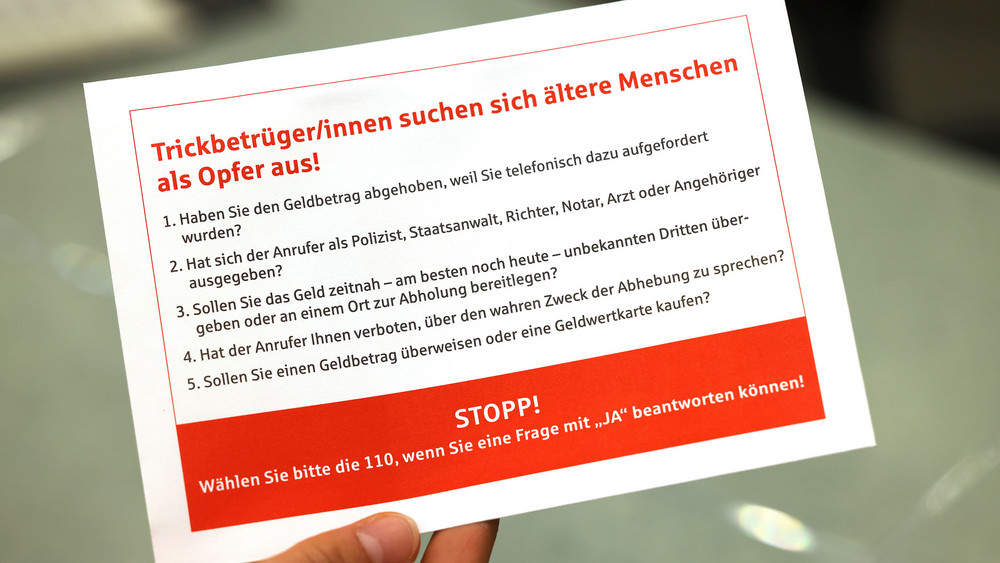 Diese Hinweise gegen Trickbetrüger sollten vor allem ältere Menschen beachten.