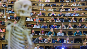 Vier Kläger aus Hessen Studierende gegen Landarztquote