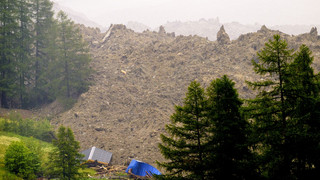 Gletschersturz begräbt Dorf im Wallis - eine Person vermisst