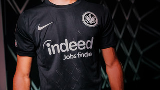 Für Champions League: Eintracht Frankfurt präsentiert Trikot